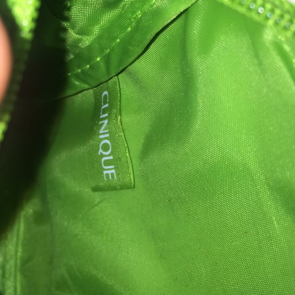 Clinique Small Pouch - Picture 5 of 8